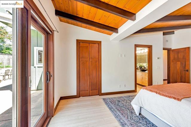 6815 Paso Robles Dr, Oakland CA: https://media.crmls.org/mediaz/829e03de-2f4d-4f05-b344-5f7f6b849d96.jpg