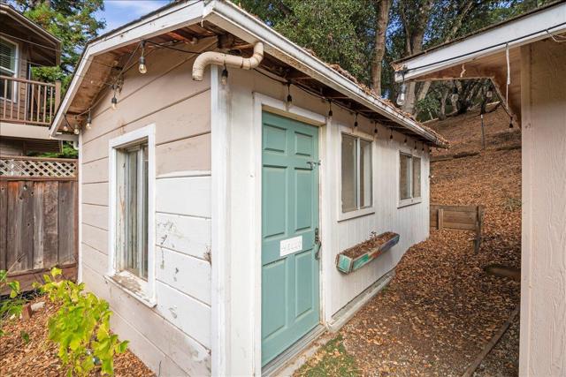 2934 San Juan Boulevard, Belmont CA: https://media.crmls.org/mediaz/829e1cc6-d45e-41b9-afa6-e3bed742b0a0.jpg