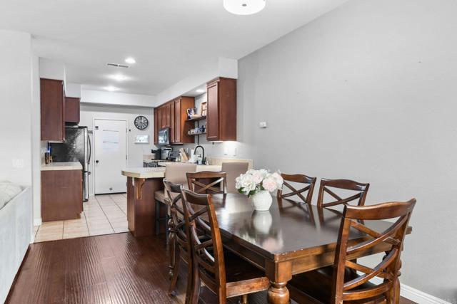 Detail Gallery Image 6 of 42 For 1459 Claude Ln #4,  Chula Vista,  CA 91913 - 3 Beds | 2/1 Baths