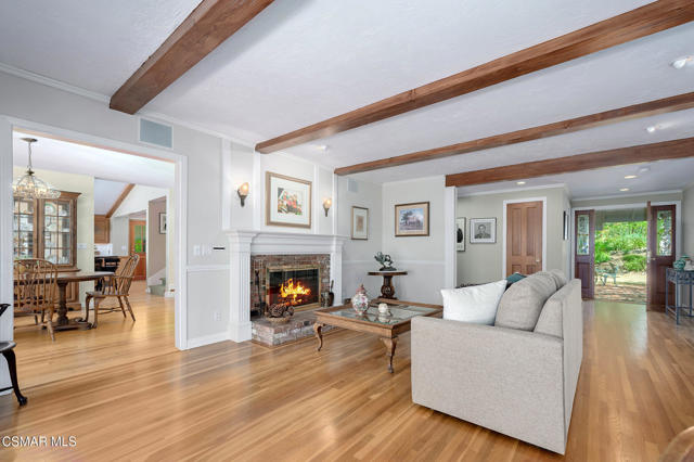 22101 Mulholland Drive, Woodland Hills CA: https://media.crmls.org/mediaz/829f4adf-2b06-4d43-94d0-e4f1d2c70b84.jpg