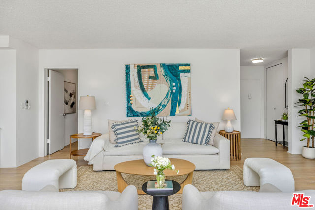 930 3rd Street, Santa Monica CA: https://media.crmls.org/mediaz/829f85ee-005d-43cb-9a2e-6a4e8de73e08.jpg