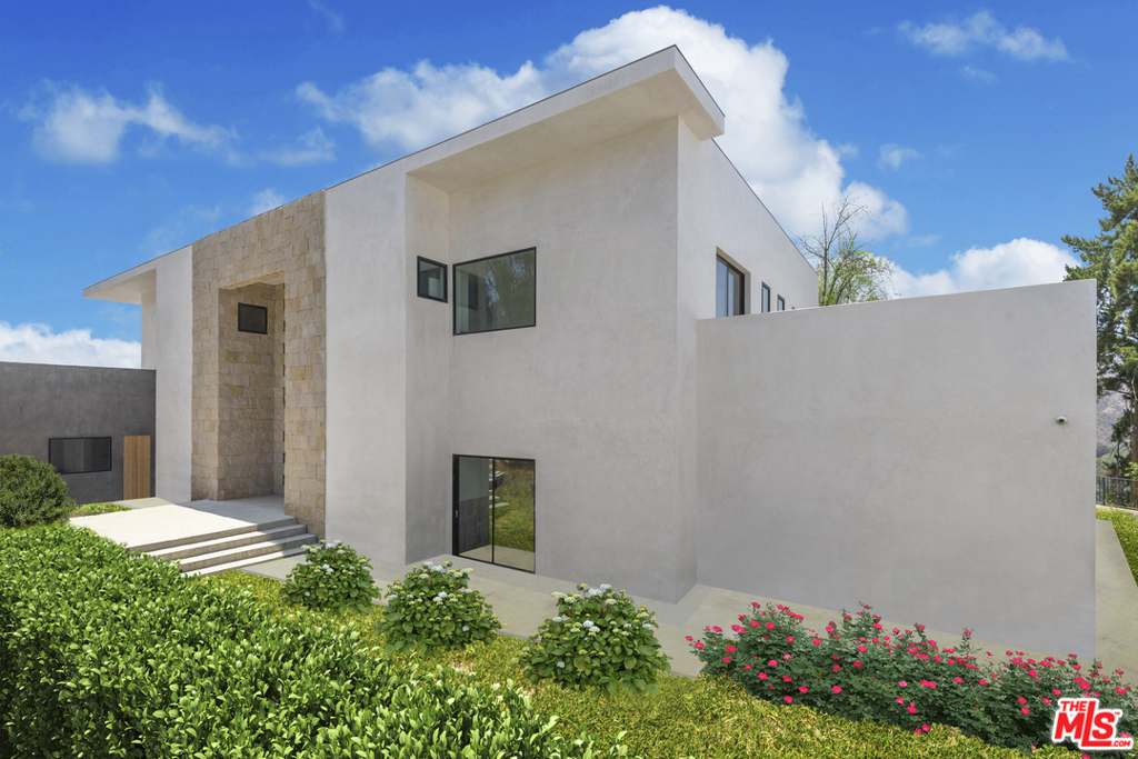 883 Linda Flora Drive, Los Angeles, CA 90049
