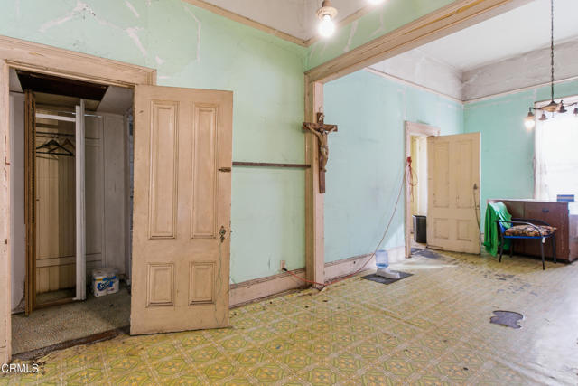 Detail Gallery Image 6 of 13 For 1028 S Gage Ave, Los Angeles,  CA 90023 - 3 Beds | 1 Baths