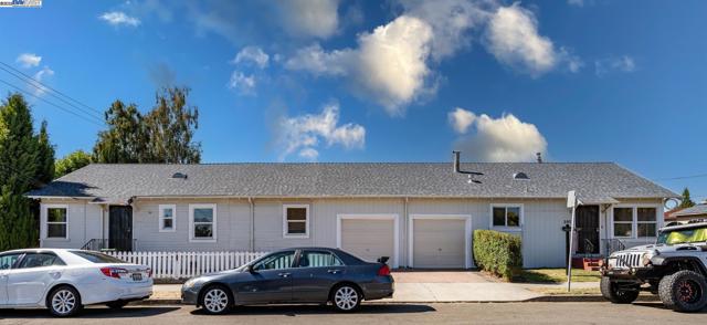290 2Nd Ave, San Leandro CA: https://media.crmls.org/mediaz/82a26ede-cf78-41c2-81c9-e7cb09abba6c.jpg