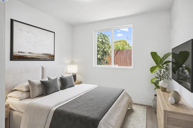 5542 Harvey Ave, Oakland CA: https://media.crmls.org/mediaz/82a2efce-9c06-4f61-a616-ed4bd0056768.jpg