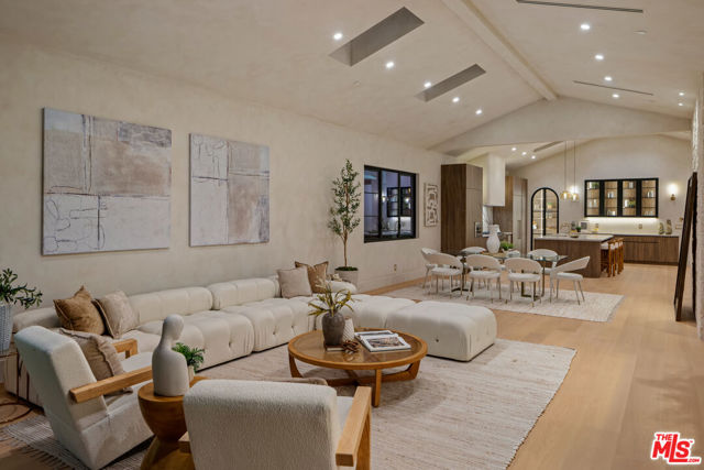 4029 East Boulevard, Los Angeles CA: https://media.crmls.org/mediaz/82a302c4-f7df-42d7-8ee8-e9ac72280088.jpg