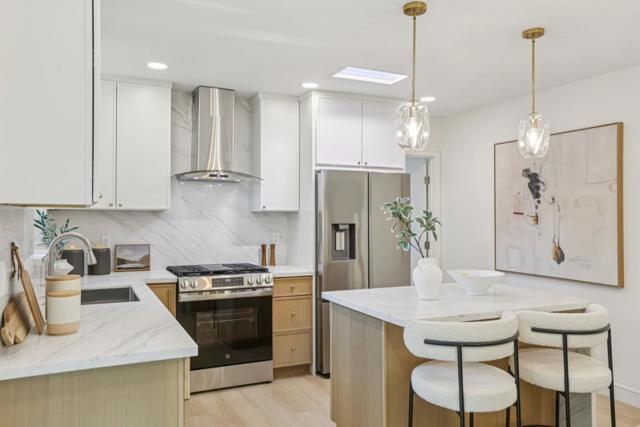 453 N Rengstorff Avenue, Mountain View CA: https://media.crmls.org/mediaz/82a37daa-3f2f-48ef-99ab-5348517f9ef2.jpg