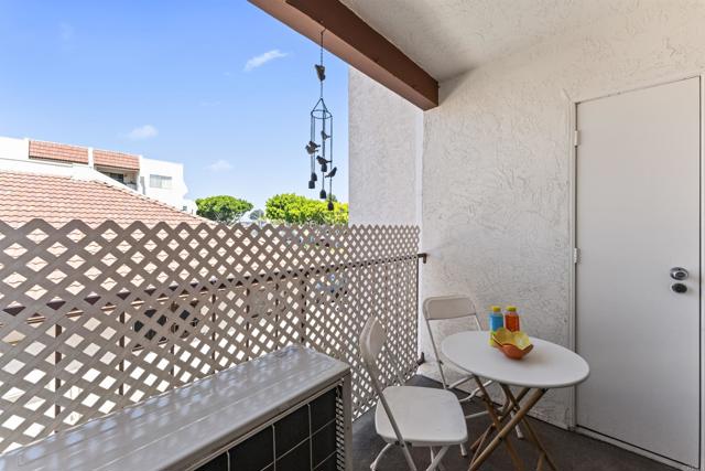 Detail Gallery Image 8 of 14 For 6330 Genesee Ave #220,  San Diego,  CA 92122 - 1 Beds | 1 Baths
