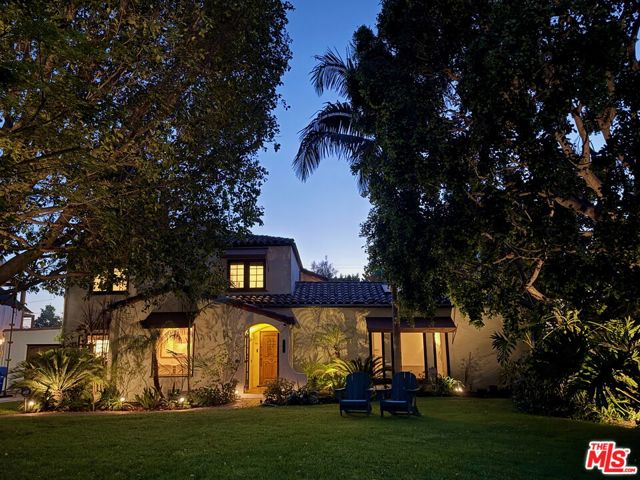 4277 Beck Avenue, Studio City CA: https://media.crmls.org/mediaz/82a42875-0e57-4ce8-89b8-bb5405e90e44.jpg
