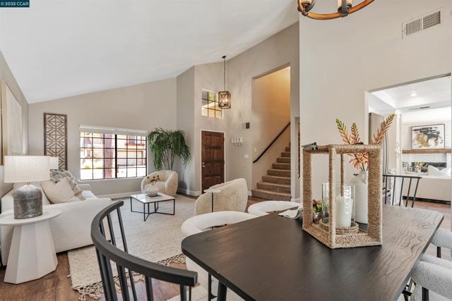 2329 Sweetwater Dr, Martinez CA: https://media.crmls.org/mediaz/82a535f0-f2a6-4f9a-a2d3-b45aa1e84810.jpg