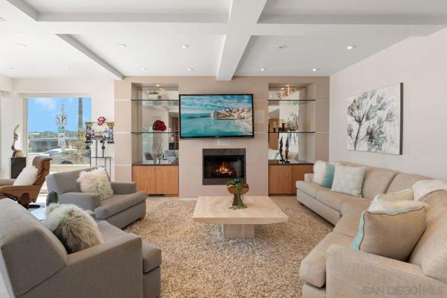 3328 Crown Point, San Diego CA: https://media.crmls.org/mediaz/82a572f3-37c9-4d93-9a07-0d84a378935e.jpg