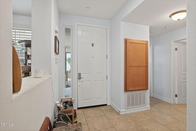 1423 Windshore Way, Oxnard CA: https://media.crmls.org/mediaz/82a59277-87d8-49d8-b74d-534805747717.jpg