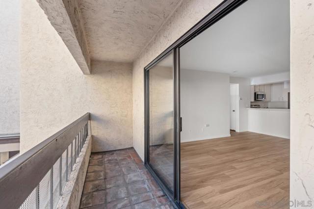 6747 Friars Rd, San Diego CA: https://media.crmls.org/mediaz/82a5cffa-55fb-40e8-9f74-f18995e8fd0c.jpg