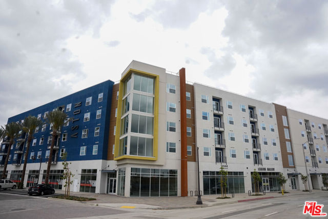10568 Promenade Gateway