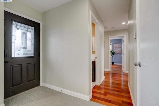 Image 18 of 43 For 39143 Donner Way