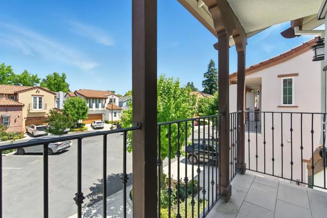 124 Barias Place, Pleasanton CA: https://media.crmls.org/mediaz/82a67872-0ef4-4aa7-87f3-e6dfbec9d2e3.jpg