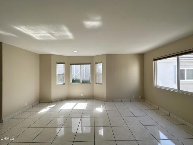 4053 Sunset Lane Lane, Oxnard CA: https://media.crmls.org/mediaz/82a70ae1-bd3a-42c1-ab60-8856e7eb250d.jpg