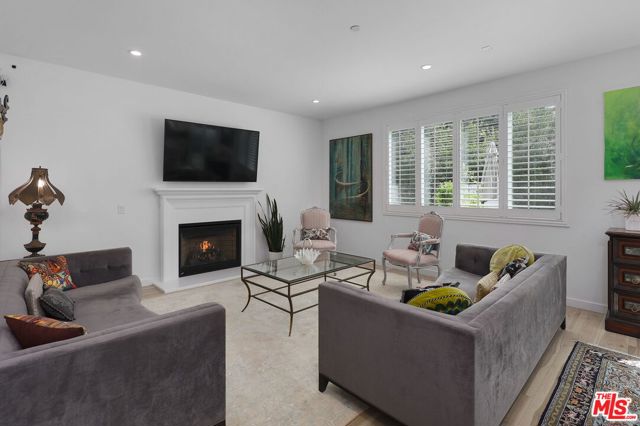 Image 10 of 39 For 17302 Lemay Street