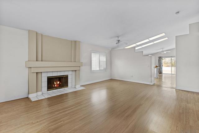 39493 Diego dr, Temecula CA: https://media.crmls.org/mediaz/82a7842a-a95d-4e9e-948d-c30ea76afb50.jpg