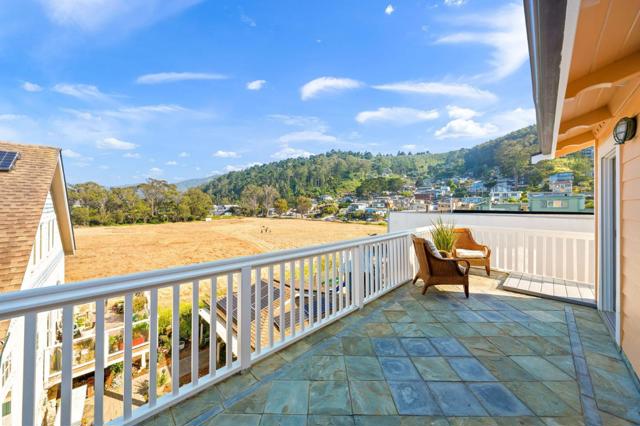 1207 Danmann Avenue, Pacifica CA: https://media.crmls.org/mediaz/82a78deb-363c-4e04-a213-fa9ba3e2a4c9.jpg