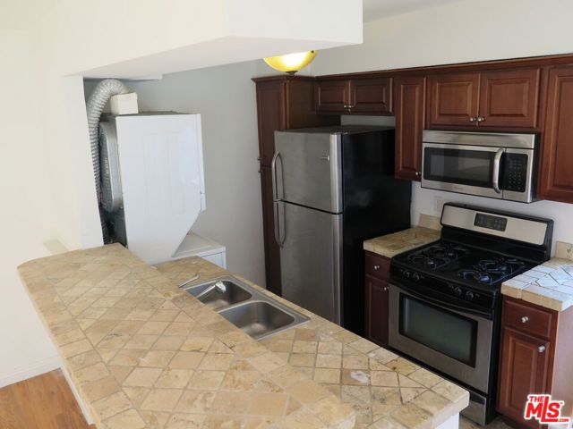 12488 GILMORE Avenue, Los Angeles CA: https://media.crmls.org/mediaz/82a8406e-f047-43f3-889a-1d84cfba980f.jpg