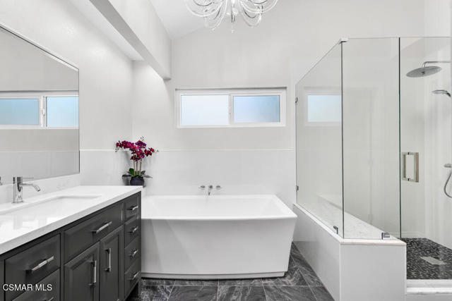 751 Lynnmere Drive, Thousand Oaks CA: https://media.crmls.org/mediaz/82a849bd-ff19-4702-9e39-9c61a843a02f.jpg