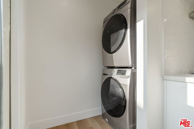 7957 Fountain Avenue, West Hollywood CA: https://media.crmls.org/mediaz/82a881b3-a11e-4aed-af5b-37b46696cdac.jpg