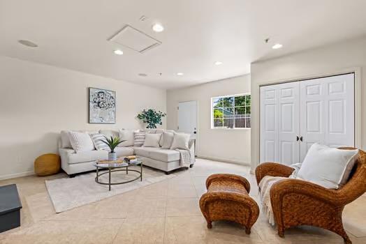 425 Alcalde Avenue, Monterey CA: https://media.crmls.org/mediaz/82a8ac76-9ef4-4645-8b31-be46df40a8c1.jpg