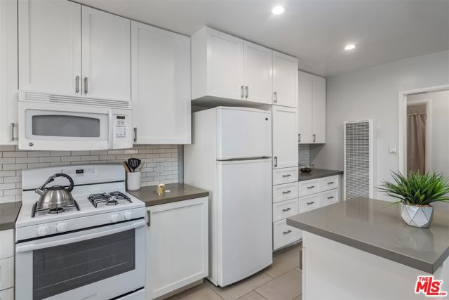 1524 Franklin Street, B photo 7