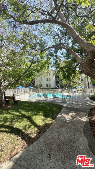 10205 Summertime Lane, Culver City CA: https://media.crmls.org/mediaz/82aaf087-3e90-422d-8a2f-006741e561ee.jpg