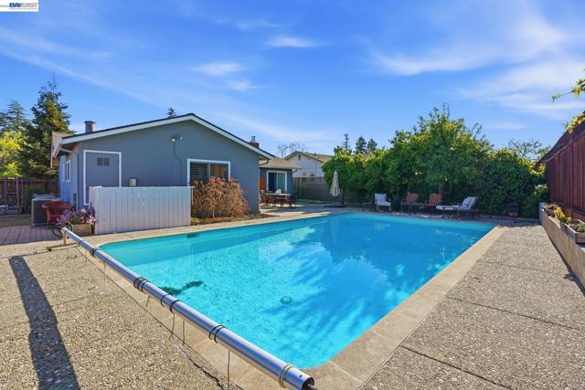 Image 14 of 20 For 2394 Saint George Dr