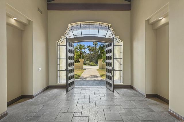 431 Flores de Oro, Rancho Santa Fe CA: https://media.crmls.org/mediaz/82ab8245-78a6-4993-9319-4102fd4b04c2.jpg