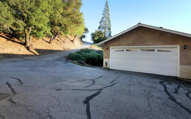 23416 Sunset Drive, Los Gatos CA: https://media.crmls.org/mediaz/82abdb20-4927-48de-a2af-581326ef4cda.jpg
