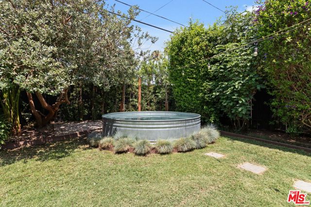 7339 Lasaine Avenue, Van Nuys CA: https://media.crmls.org/mediaz/82ac05eb-5138-480e-9885-932a4e0aea02.jpg