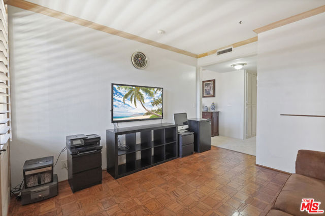 2102 Century Park Lane, Los Angeles CA: https://media.crmls.org/mediaz/82ac2794-236b-41b2-ba1d-833b3497a96c.jpg