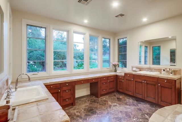 8308 Top O The Morning Way, San Diego CA: https://media.crmls.org/mediaz/82ac9e2e-5b4a-45b0-9a49-a207499dbbc9.jpg