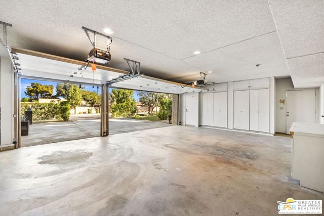 40675 E Thunderbird Terrace, Rancho Mirage CA: https://media.crmls.org/mediaz/82acd813-c312-4edd-9639-a83929f78e0d.jpg