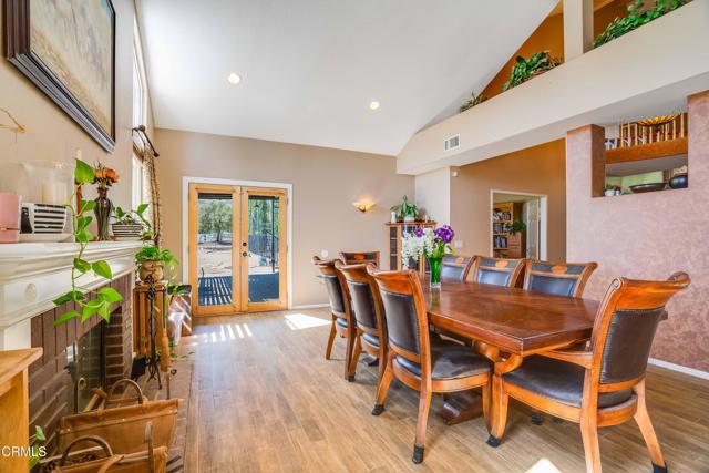 35135 Caprock Road, Santa Clarita CA: https://media.crmls.org/mediaz/82ad5ca4-0e2d-4d93-912b-706306318135.jpg