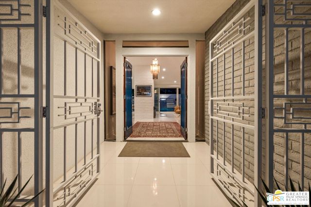 2087 S Toledo Avenue, Palm Springs, CA 92264