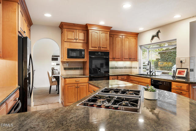 Detail Gallery Image 11 of 30 For 1894 Rambling Rd, Simi Valley,  CA 93065 - 4 Beds | 3 Baths
