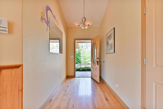 18757 Sunrise Way, Tuolumne CA: https://media.crmls.org/mediaz/82ae9aad-86de-4993-917b-da591aef2a8b.jpg