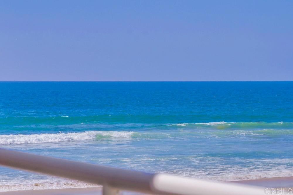 https://media.crmls.org/mediaz/82aec386-0c8a-4272-9dcb-63eb4f70cf55.jpg?preset=X-Large