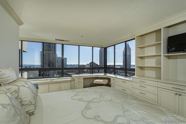 700 Front Street, San Diego CA: https://media.crmls.org/mediaz/82aedfee-d360-4769-a15f-c727cc63f127.jpg