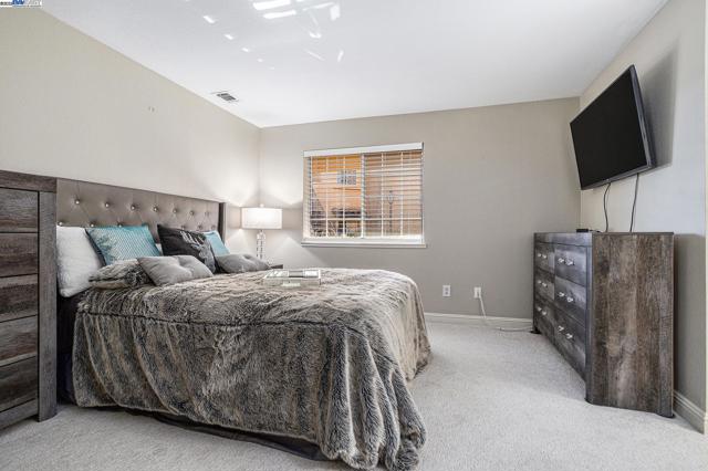 705 WATSON CANYON CT, San Ramon CA: https://media.crmls.org/mediaz/82af3d50-a081-4b3a-9e56-ff97bded78bd.jpg