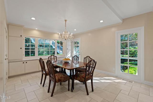 1010 Stoneridge Drive, Pasadena CA: https://media.crmls.org/mediaz/82af8ed7-bdf9-4f78-aa01-4c1cdd5e88d2.jpg