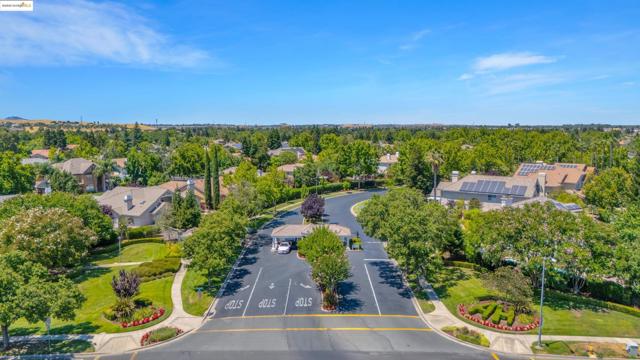 805 Devonshire Loop, Brentwood CA: https://media.crmls.org/mediaz/82aff341-a364-4b5e-a346-e1556853f40b.jpg