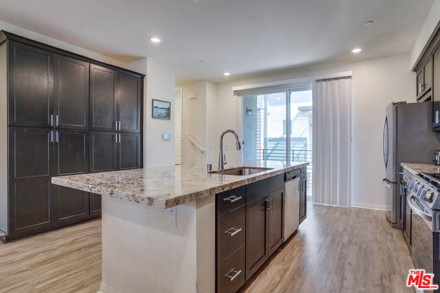20619 Oakglen Lane, Winnetka CA: https://media.crmls.org/mediaz/82b028de-2967-4560-bf41-5ddec864734d.jpg