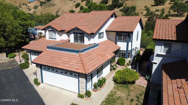 5964 Ruthwood Drive, Calabasas CA: https://media.crmls.org/mediaz/82b033b2-4d80-4f5b-b4c7-1eb797edb1a4.jpg