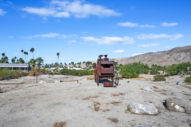 74711 Dillon Road, Desert Hot Springs CA: https://media.crmls.org/mediaz/82b03514-c18c-4c37-accd-2b811cc3c46f.jpg