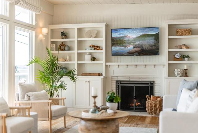 621 Beach Drive, Aptos CA: https://media.crmls.org/mediaz/82b08471-3cd9-48a6-bdac-a87a32f3c73d.jpg